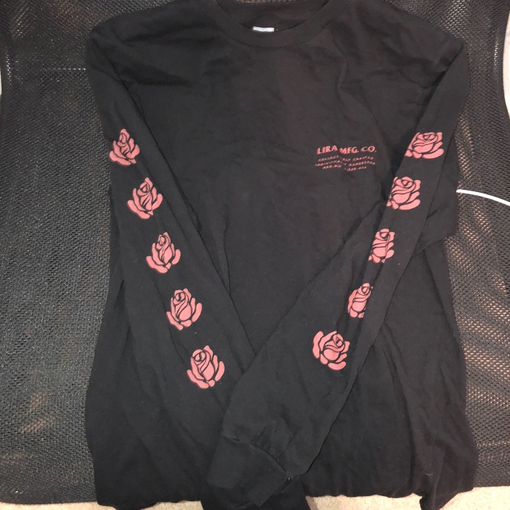 Zumiez men’s rose shirt small